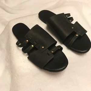 6 1/2 Slip On Sandals Black Manmade Materials Gold
